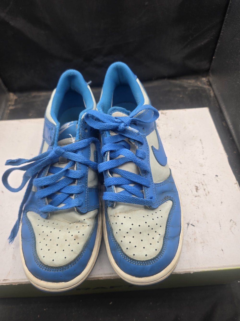 SKU A0133Y Nike Blue and White Low Top Sneakers‎